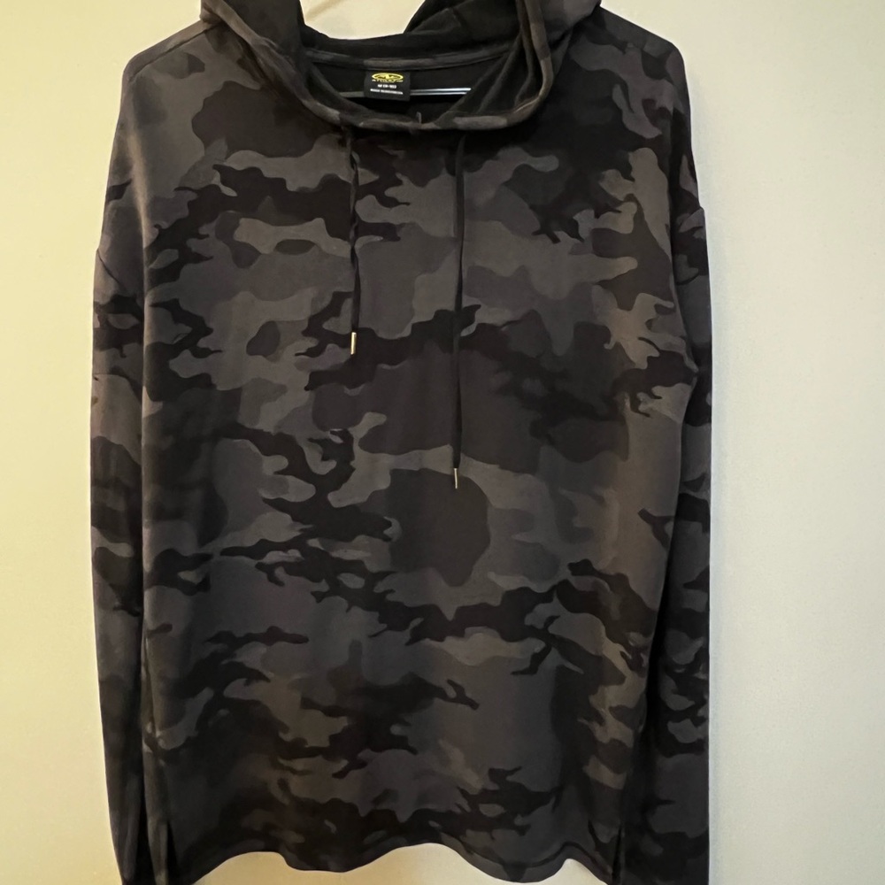 Athletic Works Black and Gray Camo Tunic